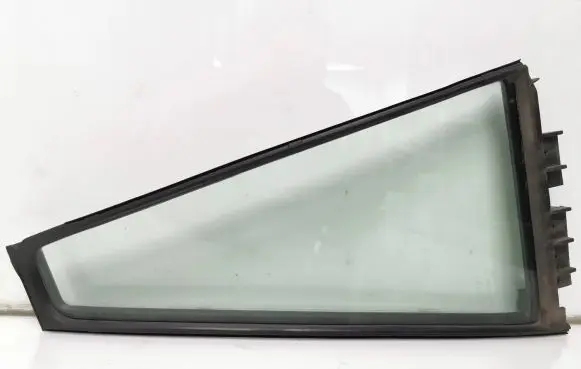 Toyota RAV 4 (XA30) Rear vent window glass E643R00122