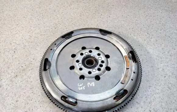 Mercedes-Benz C W205 Flywheel A2740300000