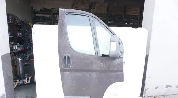 Door (2 Door Coupe)