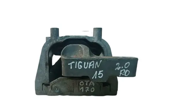 Volkswagen Tiguan Engine mount bracket 5N0199262
