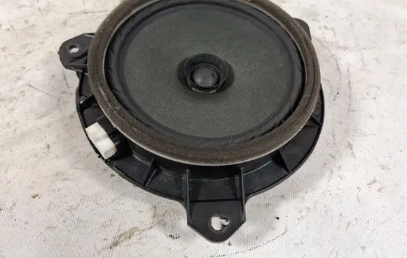 Toyota Corolla Verso AR10 Rear door speaker 861600D190