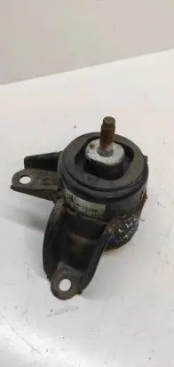 Hyundai i40 Engine mount bracket
