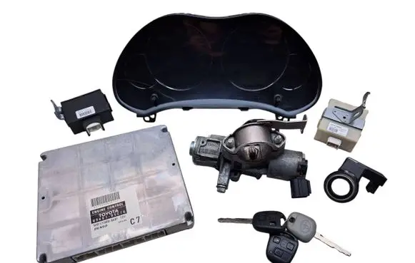 Toyota Avensis T250 Engine ECU kit and lock set 8380005C00 8380005C0C MB257430593