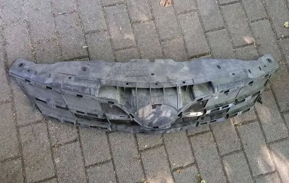 Toyota Corolla E140 E150 Front bumper lower grill 5311402180