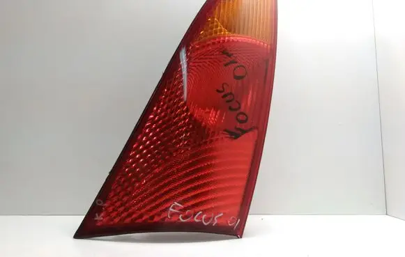 Ford Focus Rear/tail lights XS4X13404AE