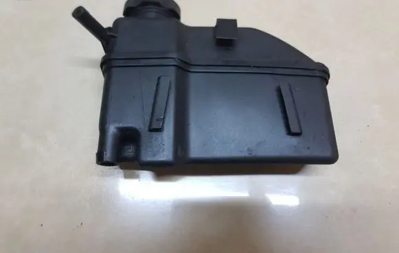 Volvo S80 Power steering fluid tank/reservoir