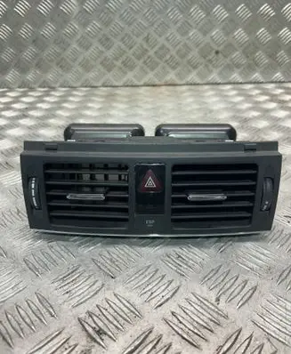 Mercedes-Benz C W204 Dash center air vent grill A2048304054