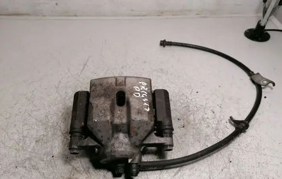 Toyota Prius (XW30) Front brake caliper