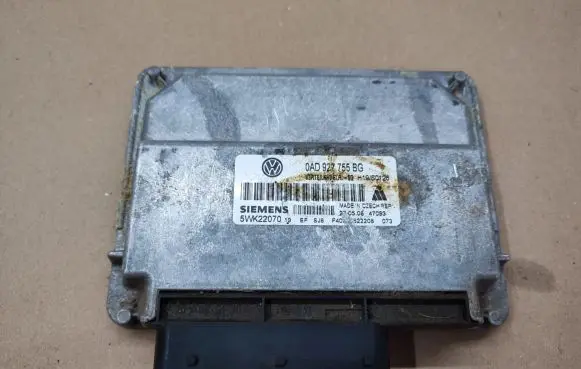 Volkswagen Touareg I Gearbox control unit/module 0AD927755BG