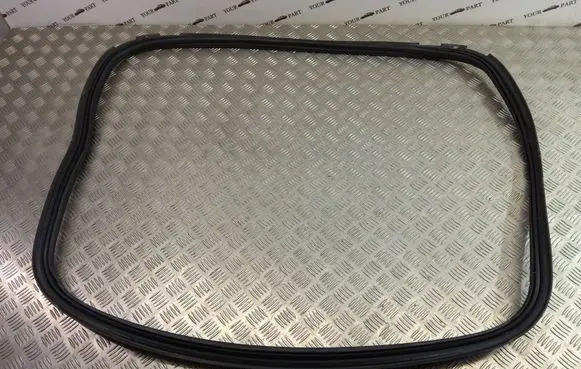 BMW X1 F48 F49 Trunk rubber seal (body) 7474447