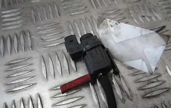 BMW 5 GT F07 Turbo solenoid valve 7810831 7.02318.00