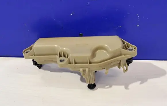 Vacuum air tank