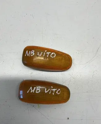 Mercedes-Benz Vito Viano W638 Front fender indicator light 