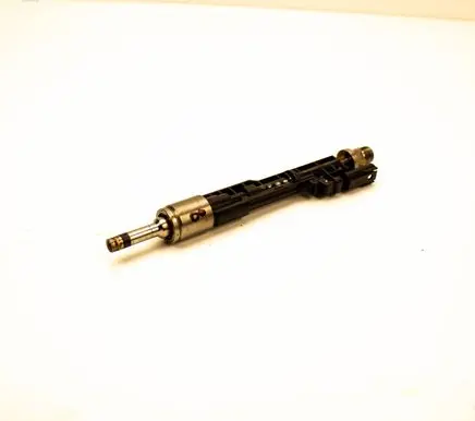 BMW 7 G11 G12 Fuel injector 8626147