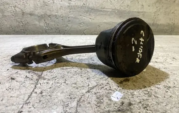 Dodge Caliber Piston with connecting rod