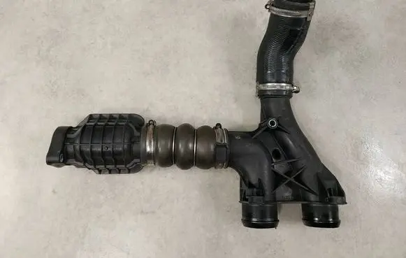 Citroen C4 II Air intake hose/pipe 9678406580