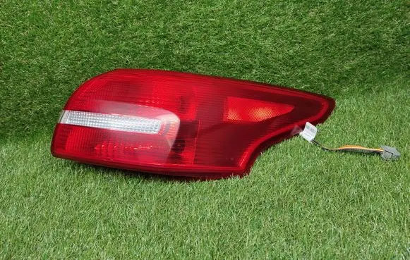 Ford Focus Rear/tail lights F1EB13404FE