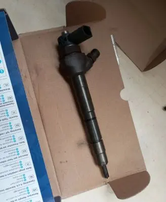 Volkswagen Amarok Fuel injector 0986435166