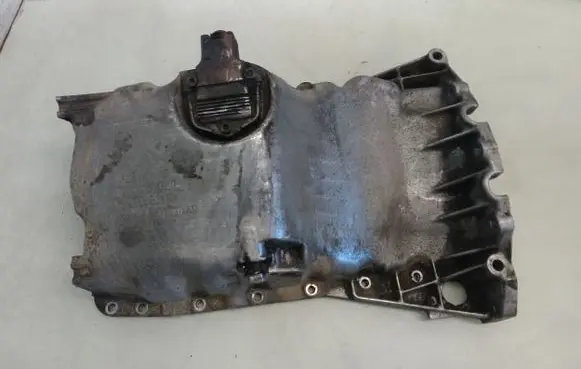 Volkswagen PASSAT B5.5 Oil sump 06B103603