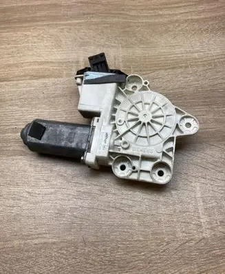 Opel Vectra C Rear door window regulator motor 1137328066 24414777 106155102