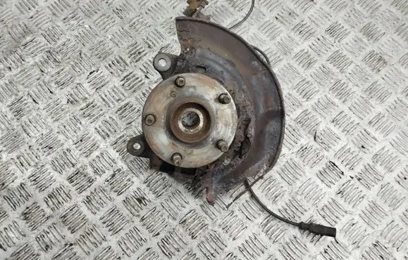 Toyota Auris E180 Front wheel hub