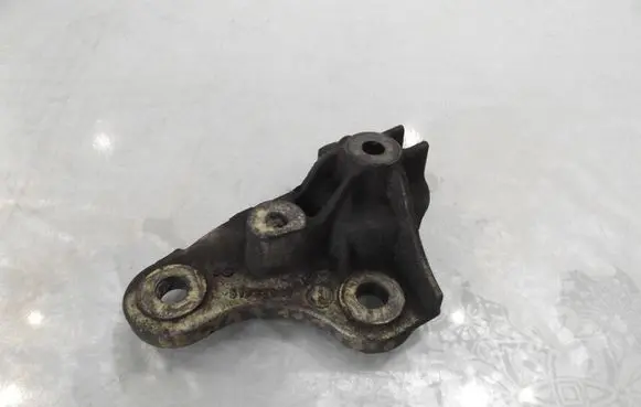 Lancia Delta Gear shift cable bracket 51732186