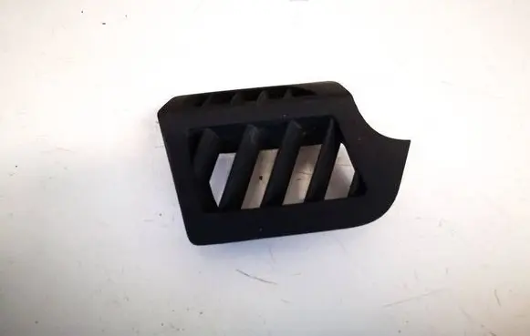 Toyota Avensis T270 Dash center air vent grill 5596205050 55962-05050