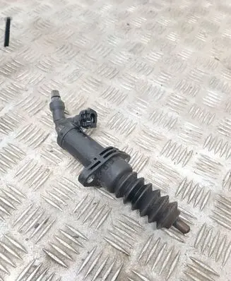 BMW 1 E81 E87 Clutch master cylinder 6775872