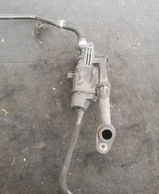 Opel Astra J Oil breather separator 55575980