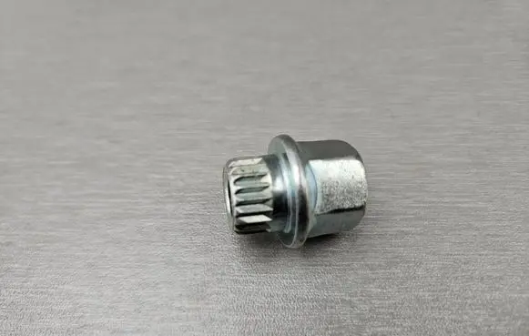 BMW 3 E90 E91 Anti-theft wheel nuts and lock 6762341 36136762341 0401212