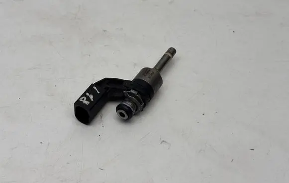 Volkswagen Eos Fuel injector 03C906036F