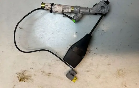 Renault Clio II Front seatbelt buckle 32123