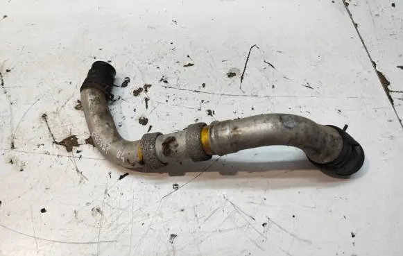 Volkswagen PASSAT B4 Engine coolant pipe/hose