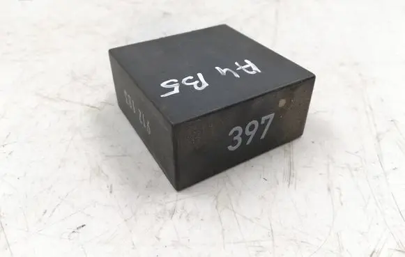 Audi A4 S4 B5 8D Other relay 8D0907701A D15502