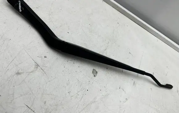 Opel Insignia A Front wiper blade arm 13227398