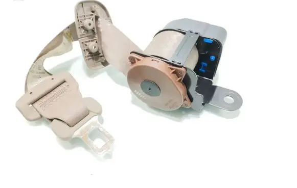 SsangYong Kyron Middle seatbelt (rear) 