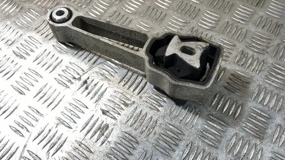 Volvo S60 Engine mount bracket 30680474