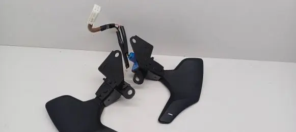 Steering wheel buttons/switches