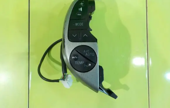 Toyota Prius (XW20) Other switches/knobs/shifts F70CV142 TP217