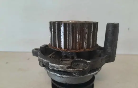 Skoda Octavia Mk2 (1Z) Water pump 06A121031C