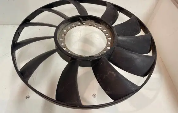 Volkswagen PASSAT B5 Fan impeller 058121301B