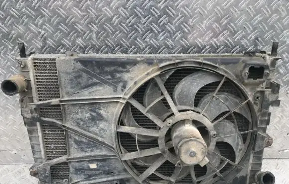 Ford Mondeo MK I Coolant radiator