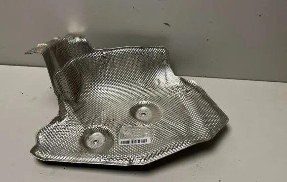 BMW X6 G06 Heat shield in engine bay 7424937