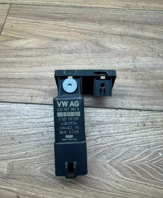 Seat Leon (1P) Glow plug pre-heat relay 03G907282A 4085954 0522120505
