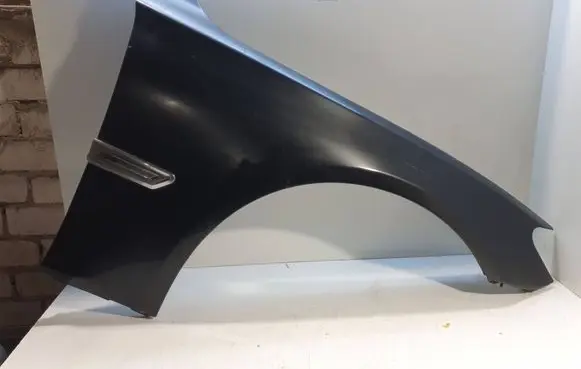 BMW 7 F01 F02 F03 F04 Fender 83075630