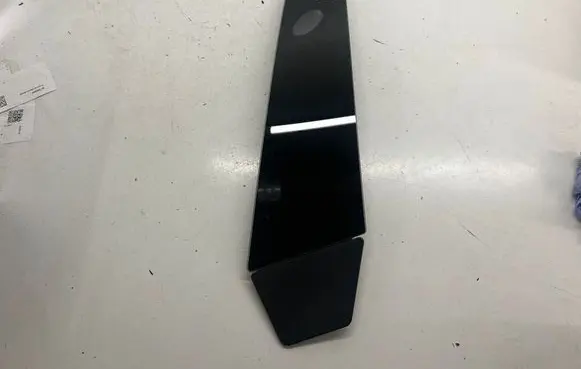 Tesla Model 3 (B) Pillar trim (exterior) 109297800C 110043700E