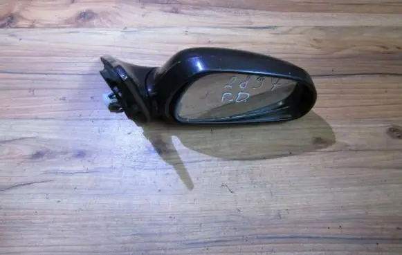 Mazda 626 Front door electric wing mirror e13010519