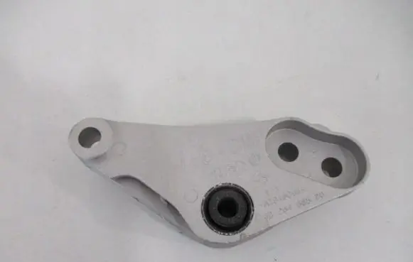 Peugeot 307 Engine mount bracket 9826468580