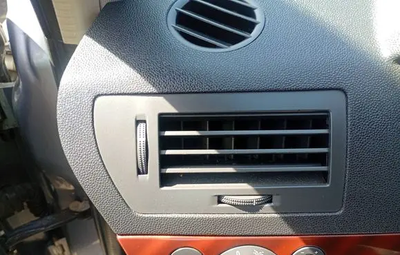 Opel Astra H Dashboard side air vent grill/cover trim
