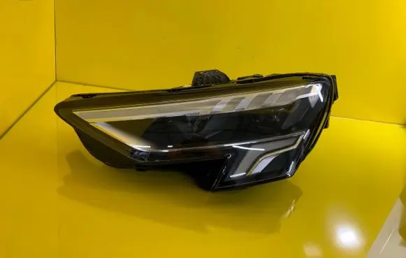 Audi A3 8Y Headlight/headlamp 8Y0941033